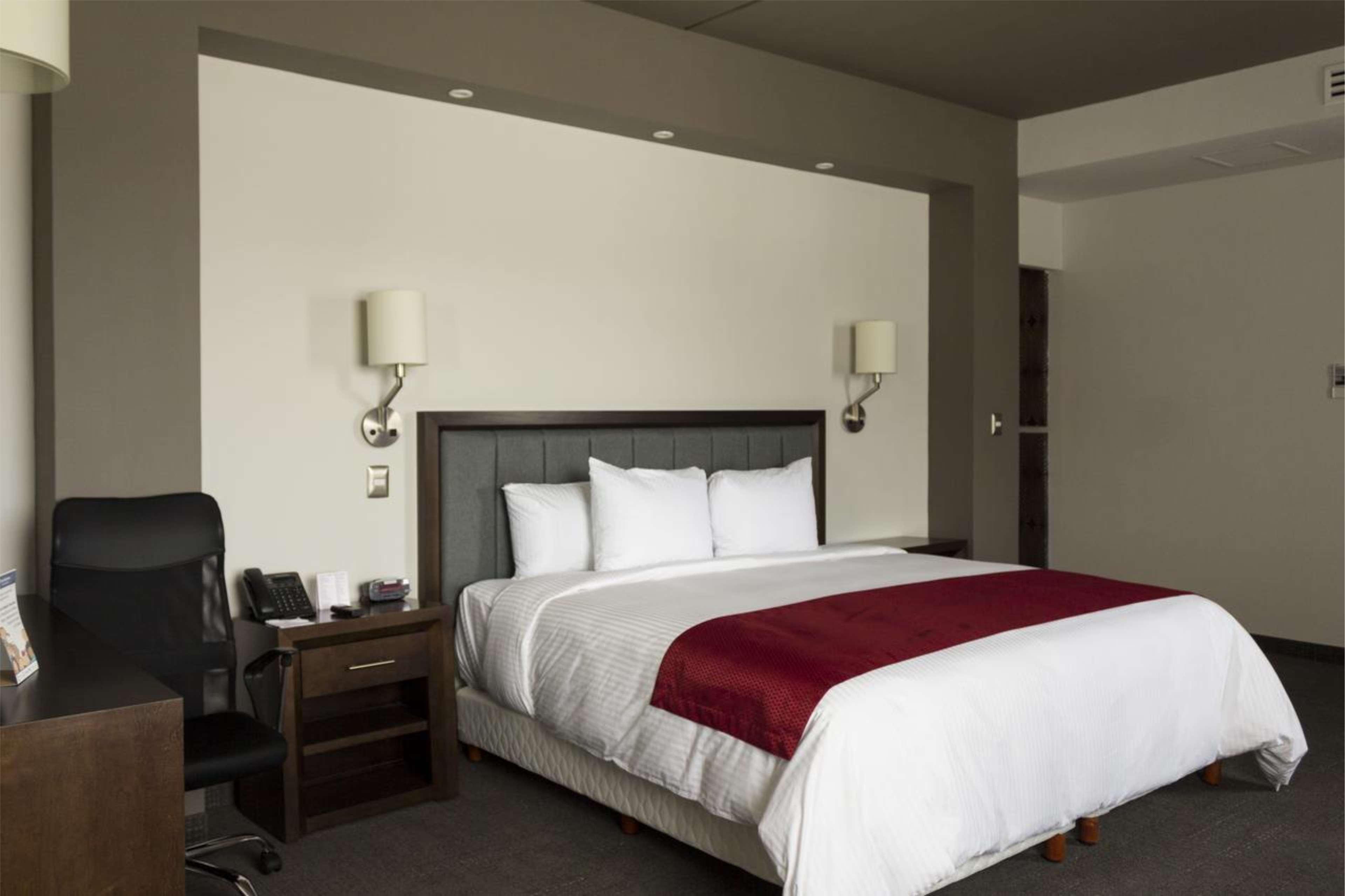 Best Western Oak Meadows Inn Сент-Хеленс Экстерьер фото