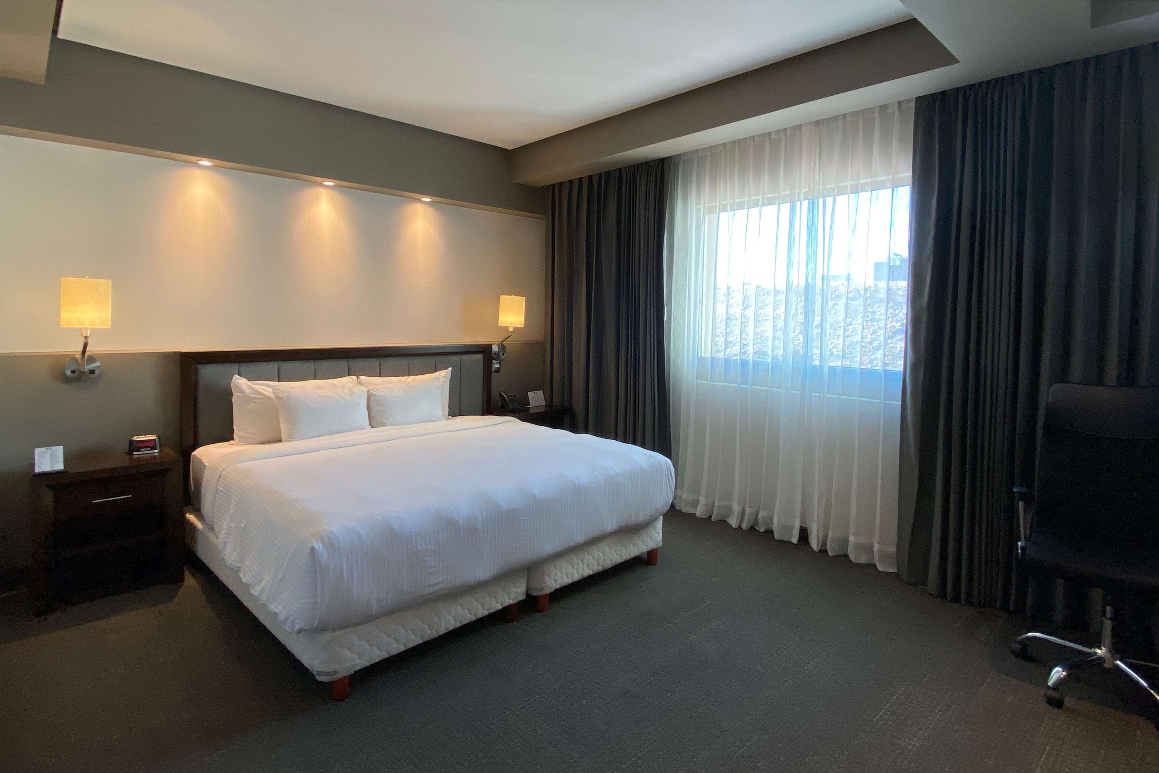 Best Western Oak Meadows Inn Сент-Хеленс Экстерьер фото