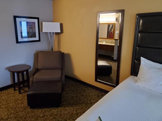 Best Western Oak Meadows Inn Сент-Хеленс Экстерьер фото